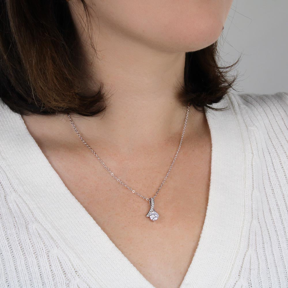 Alluring Beauty Necklace/My Queen/White